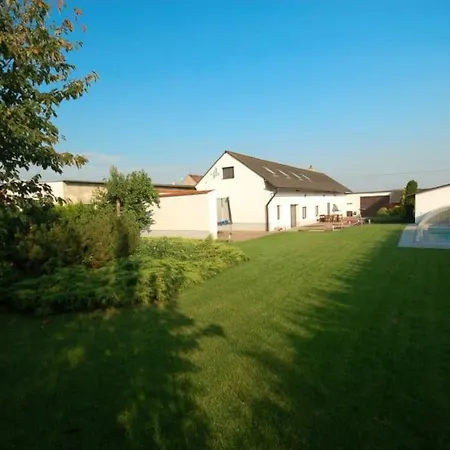 Villa Prijemne Misto Pro Odpocinek S Bazenem *