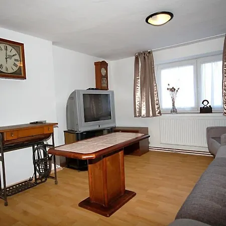 Prijemne Misto Pro Odpocinek S Bazenem Villa *