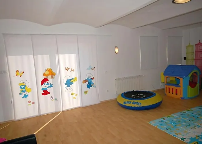 Příjemné Místo Pro Odpočinek S Bazeném Villa *